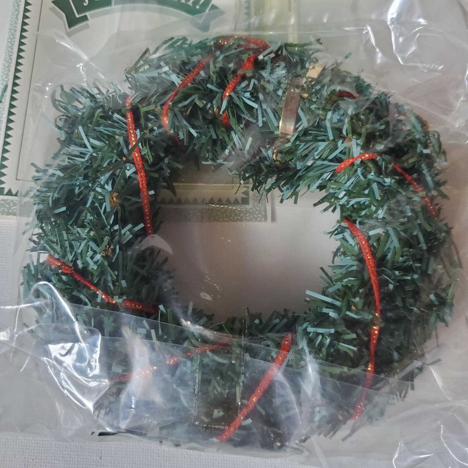 Hallmark Little Frosty Friends Display Wreath & Stand ORNAMENTS NOT INCLUDED - Thumbnail 3
