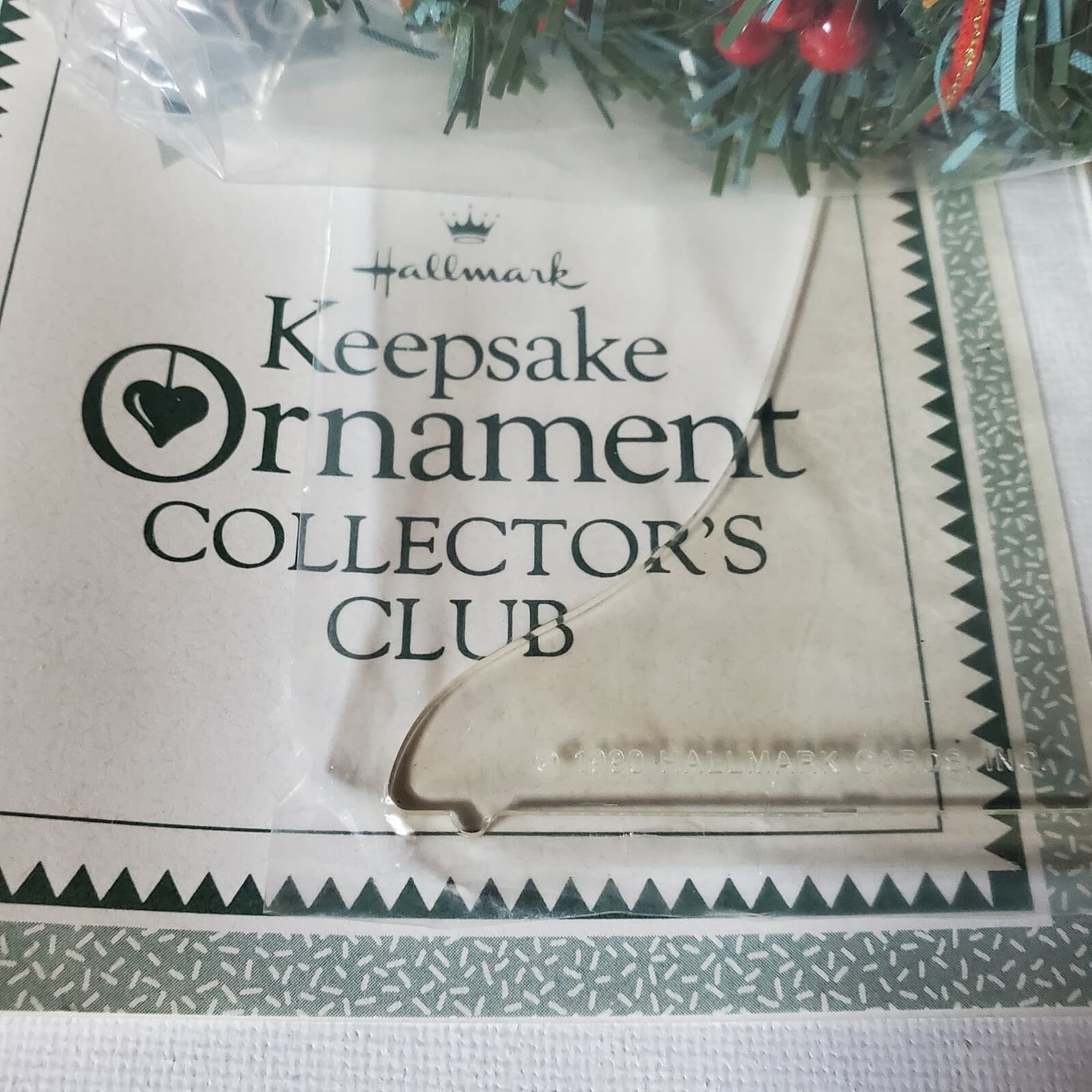 Hallmark Little Frosty Friends Display Wreath & Stand ORNAMENTS NOT INCLUDED - Thumbnail 2