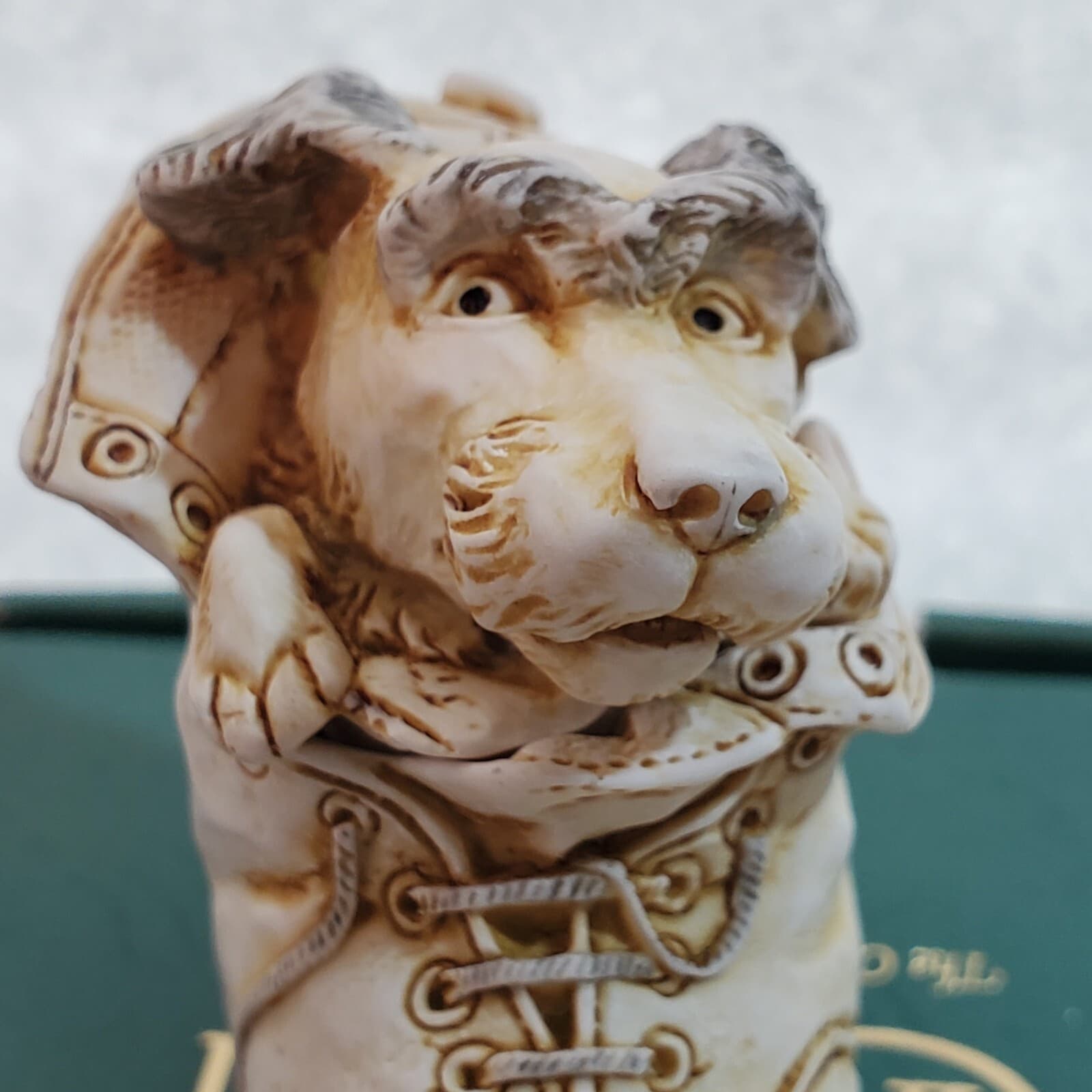 Harmony Kingdom Sole Mate Dog in Boot UK Made 1999 Trinket Box Figurine - Thumbnail 3