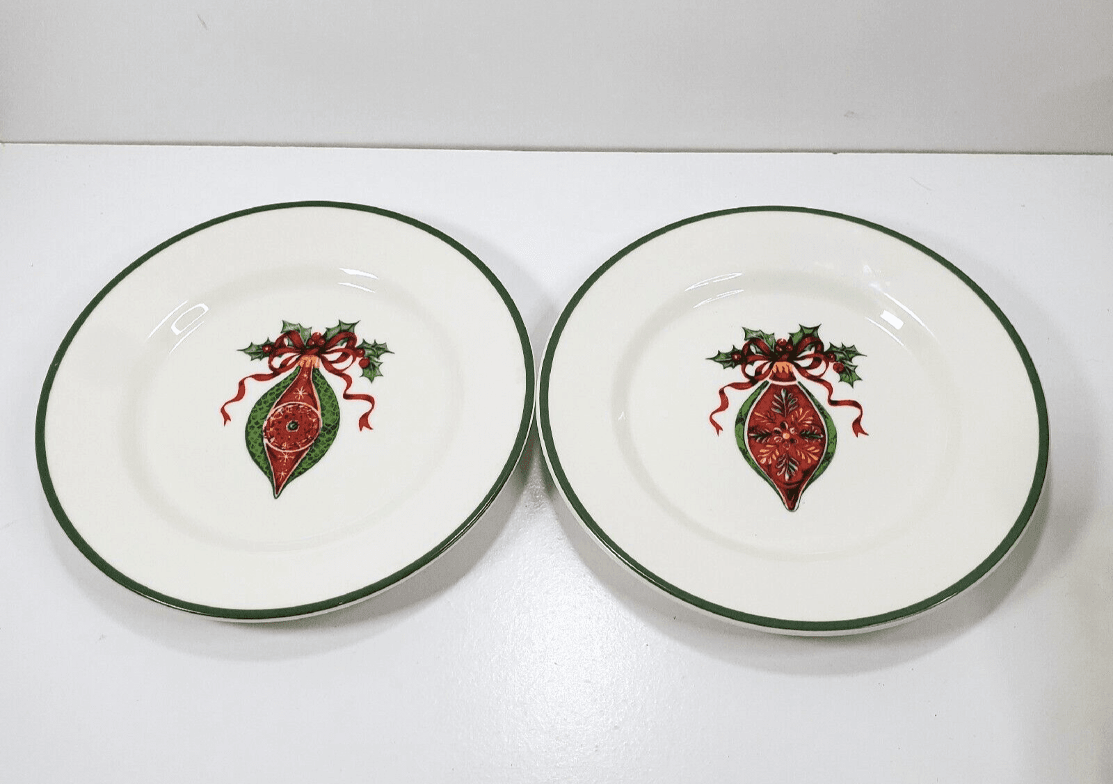 Christopher Radko Traditions Holiday Celebrations 2 Salad Bread Plates 8 1/4"