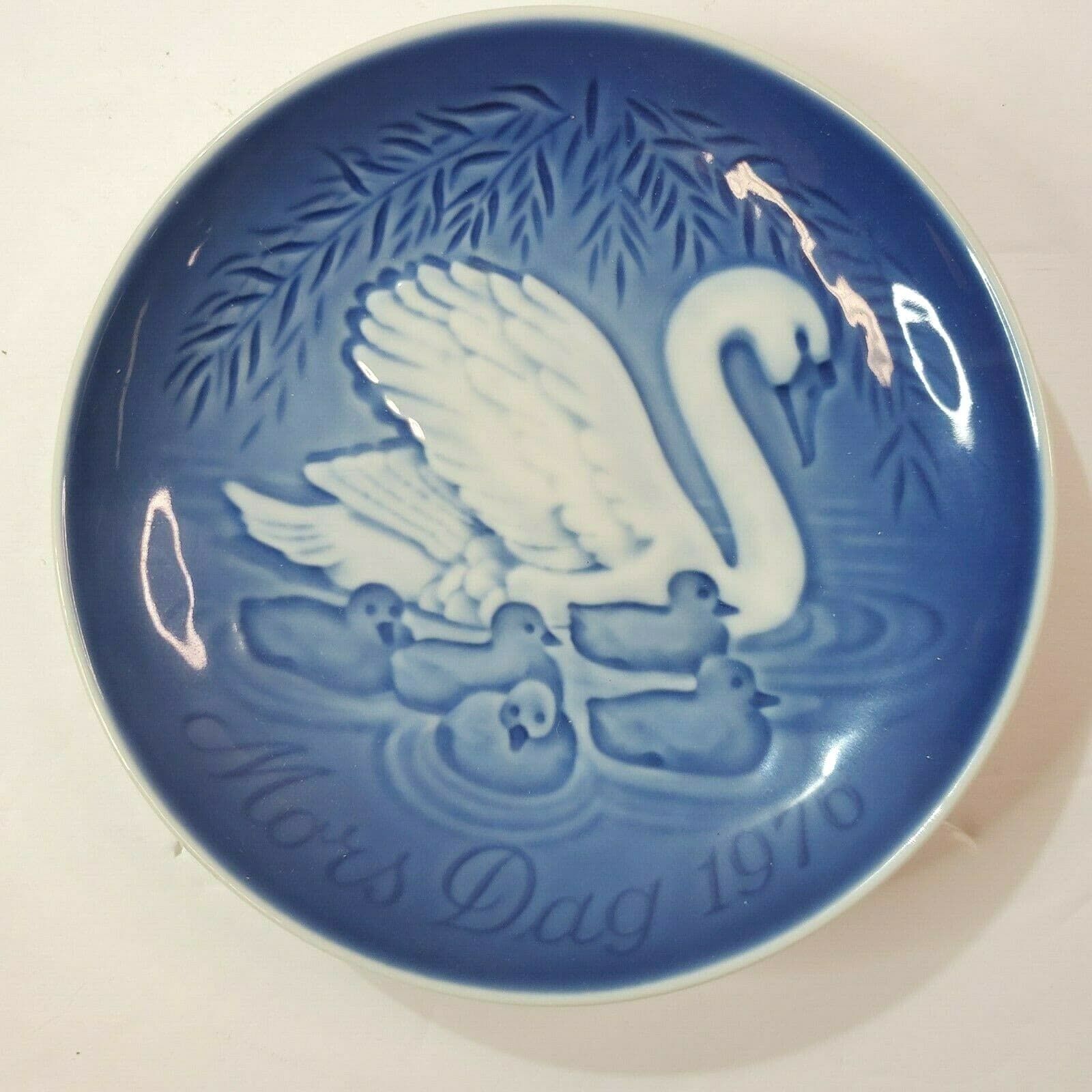 Vintage 1976 B & G Copenhagen Porcelain Blue Mothers Day Mors Dag Plate Swans