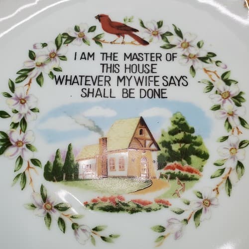 Vtg Artmark “Master of this house whatever my wife says" wall decor plate Japan - Thumbnail 2