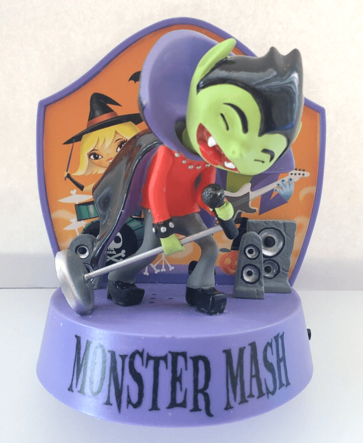 Hallmark 2010 Monster Mash Halloween Ornament w Sound Spring Head Vampire Figure