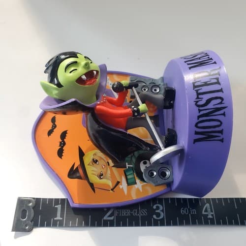 Hallmark 2010 Monster Mash Halloween Ornament w Sound Spring Head Vampire Figure - Thumbnail 6