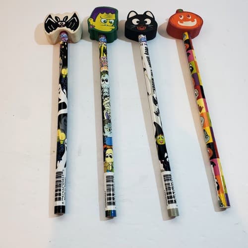 4 VIntage DIG #2 HB Unsharpened Halloween Pencils W/ Erasers Cat Bat Pumpkin