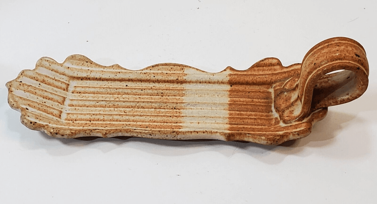 Vtg Marcia Muth Rustic Art Pottery Tri Color Butter Stick Dish W/ Handle Scallop