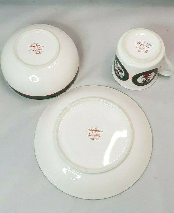 Celebrations by Silvestri Audrey Heffner Childs Plate, Cup & Bowl Christmas - Thumbnail 10