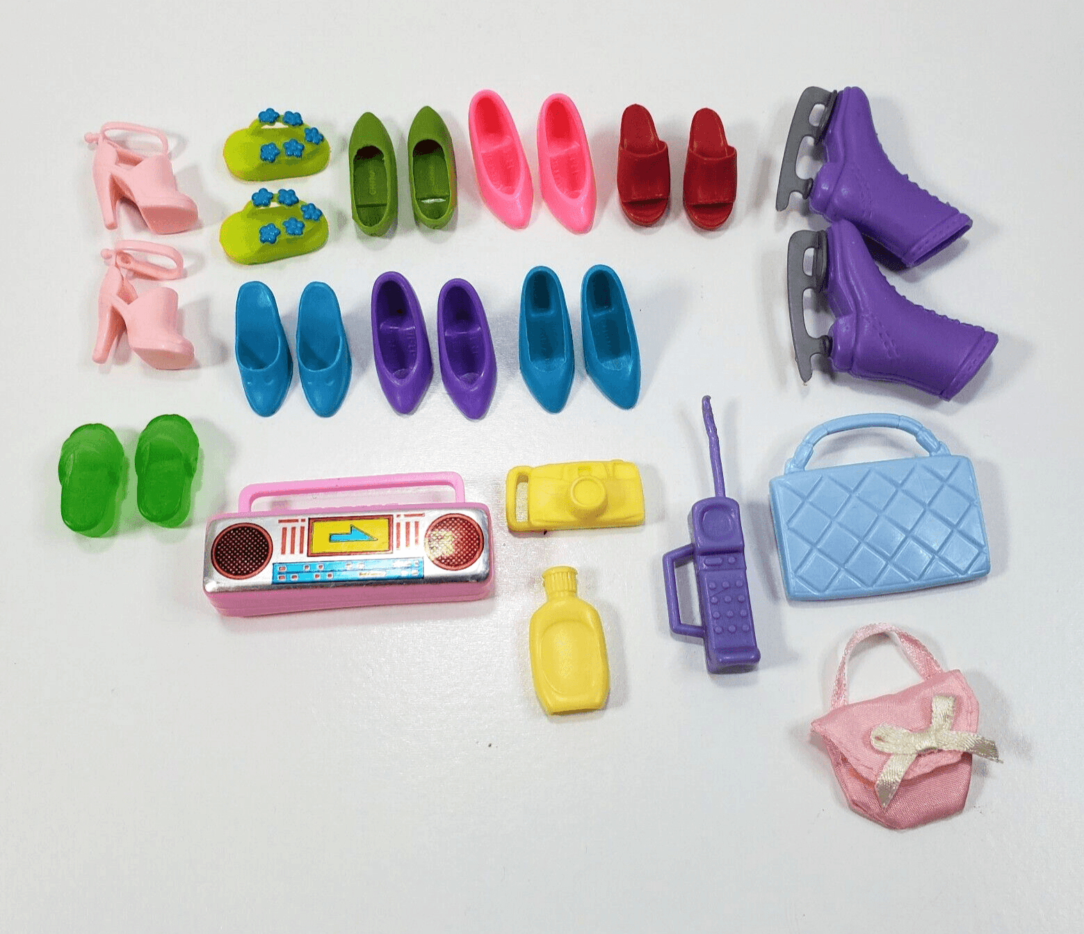 90's Barbie Doll & Friends Mixed Lot Of 10 Pairs Of Shoes & 6 Accessories #1400