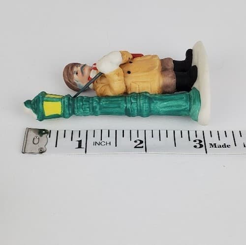 Vintage Lefton Colonial Village Figurine Man Lighting Gas Lamp 1988 06741 - Thumbnail 7