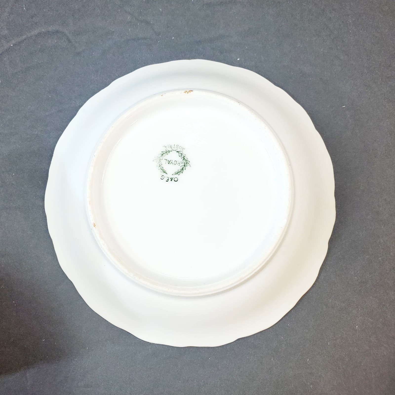 Vintage O & EG Royal Austria Hand Painted Fruit Leaves Berry Bowl Trinket Dish - Thumbnail 4