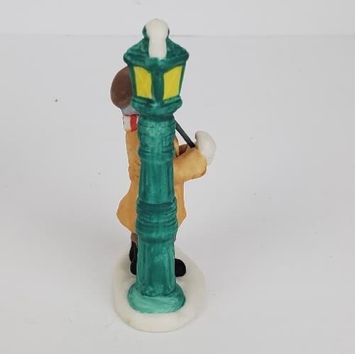 Vintage Lefton Colonial Village Figurine Man Lighting Gas Lamp 1988 06741 - Thumbnail 4