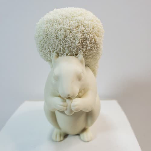 Vintage Department 56 Easter 2001 Porcelain Bushy Tail Squirrel Figurine 3.5” - Thumbnail 2
