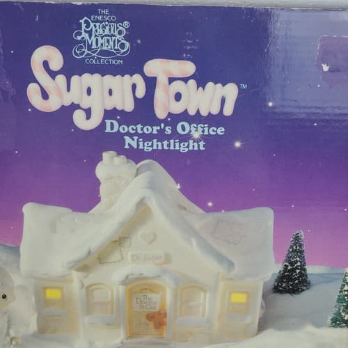 Vtg Precious Moments Sugar Town Doctor's Office House Building Nightlight 1994 - Thumbnail 8