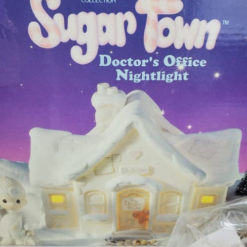 Vtg Precious Moments Sugar Town Doctor's Office House Building Nightlight 1994 - Thumbnail 2