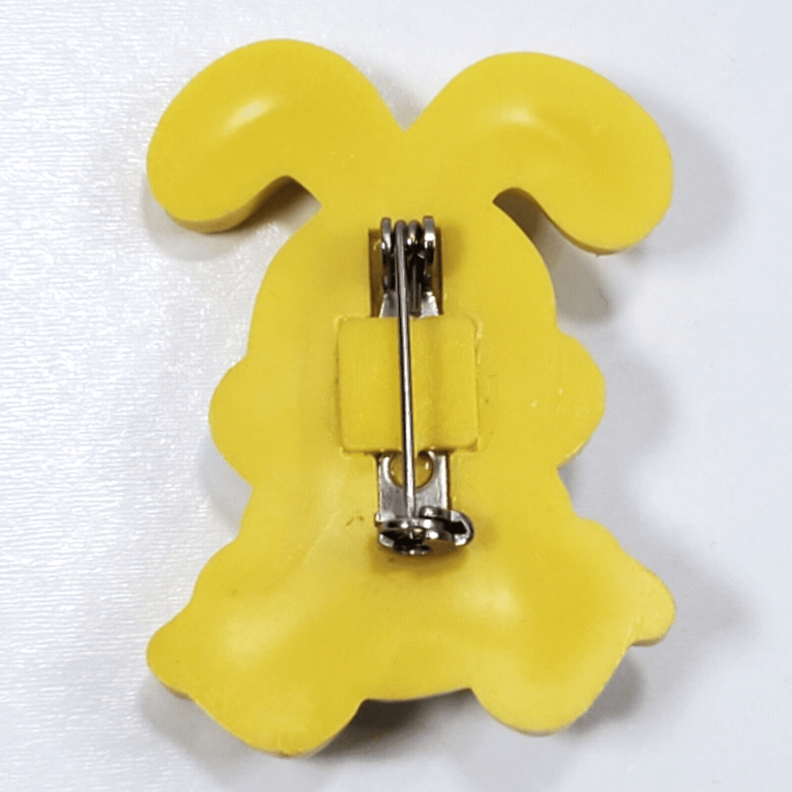 Vtg Plastic Resin Yellow Bunny Rabbit Holding Carrot Easter Spring Brooch Pin - Thumbnail 2