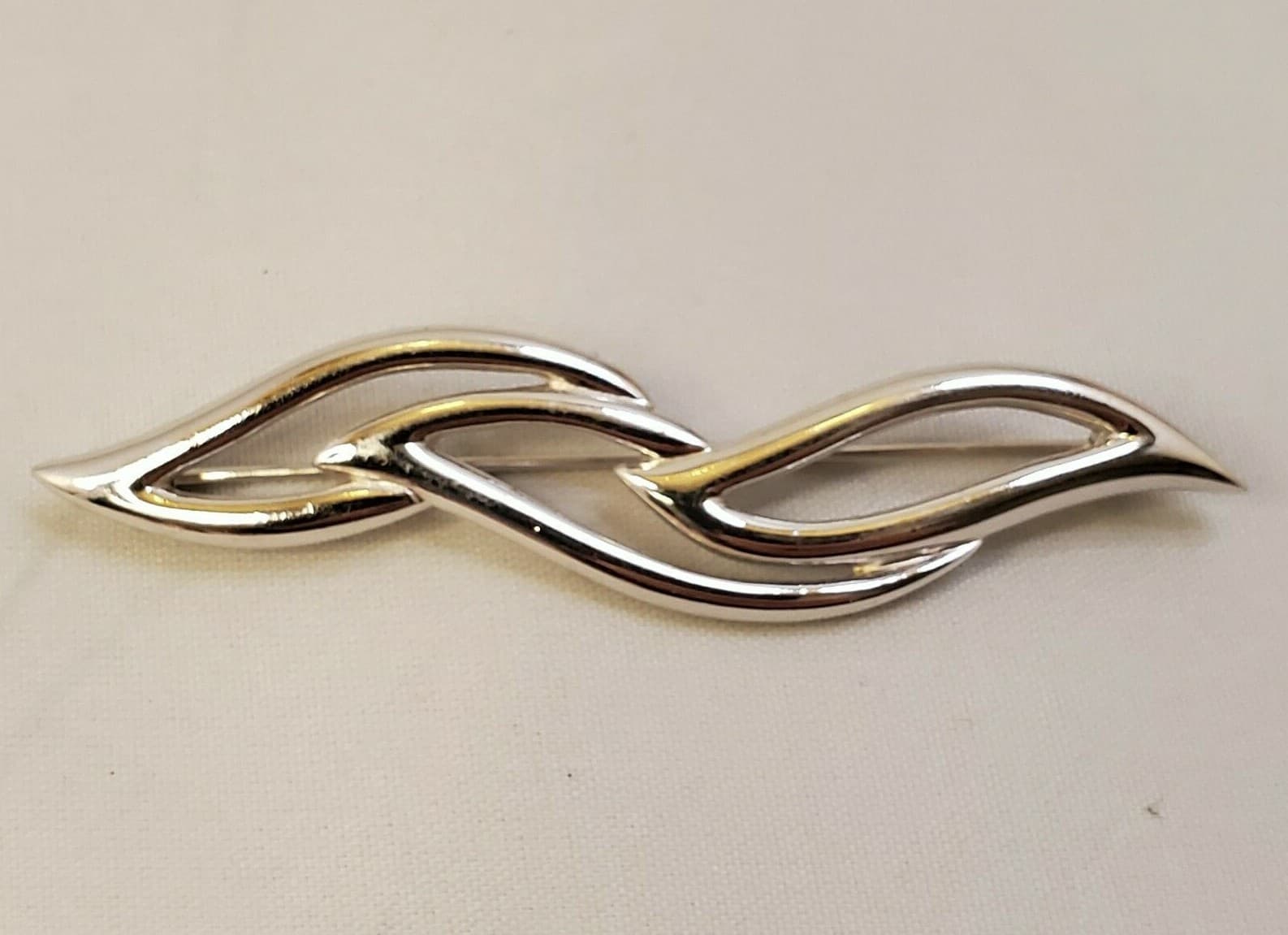Vintage Monet Silver Tone Stylized Leaf Flame Brooch Pin
