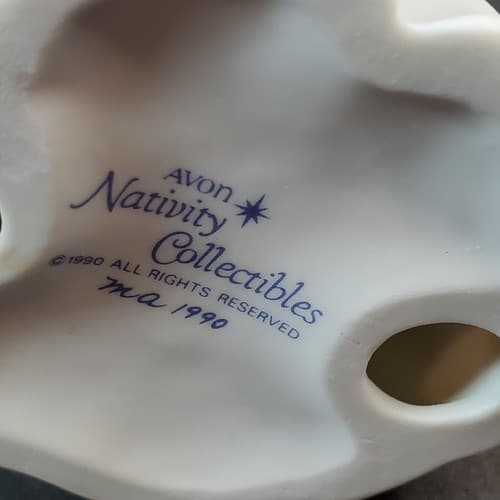 Vintage 1990 AVON Nativity Collectibles Woman w/ Water Porcelain Bisque Figurine - Thumbnail 6