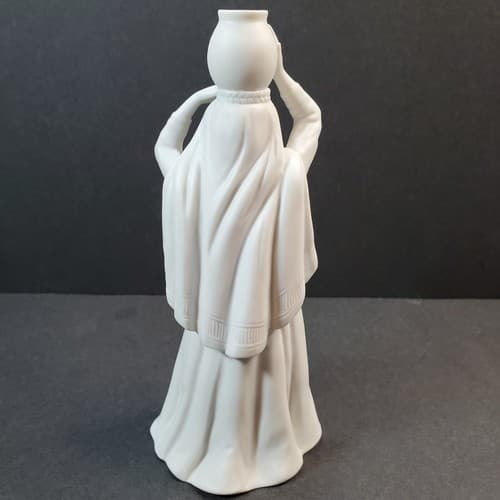 Vintage 1990 AVON Nativity Collectibles Woman w/ Water Porcelain Bisque Figurine - Thumbnail 3