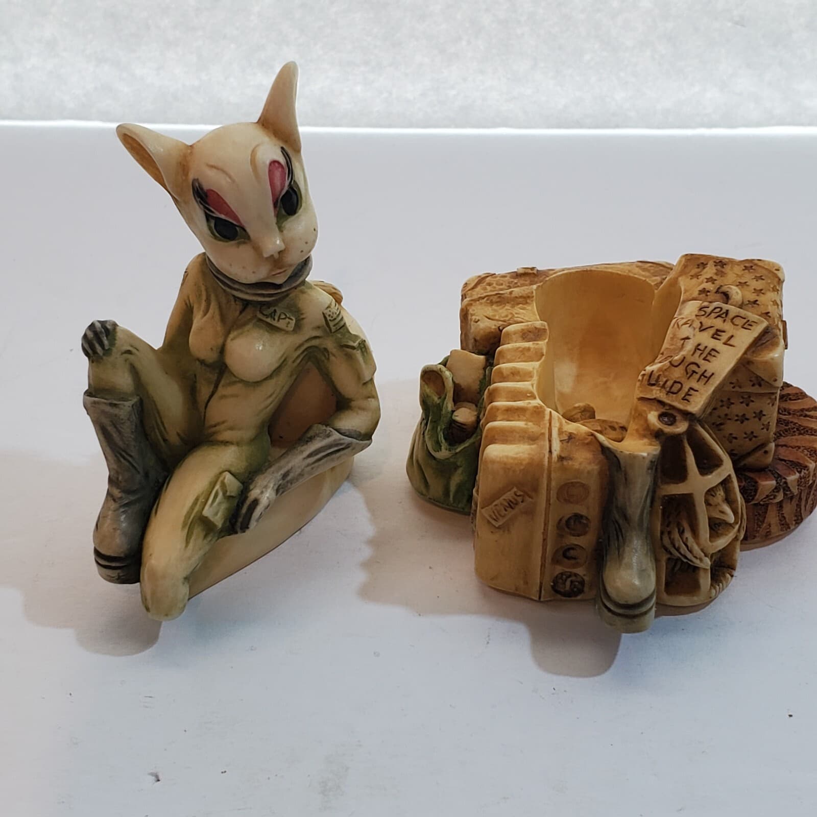 Harmony Kingdom Minx On The Moon 2001 Cat Trinket Box Figurine Steampunk - Thumbnail 2