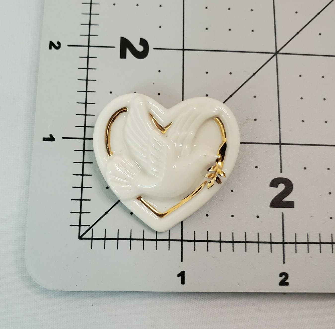 Lenox Handcrafted Porcelain Heart & Dove with Gold Tone Inlay Pin Brooch Peace - Thumbnail 3