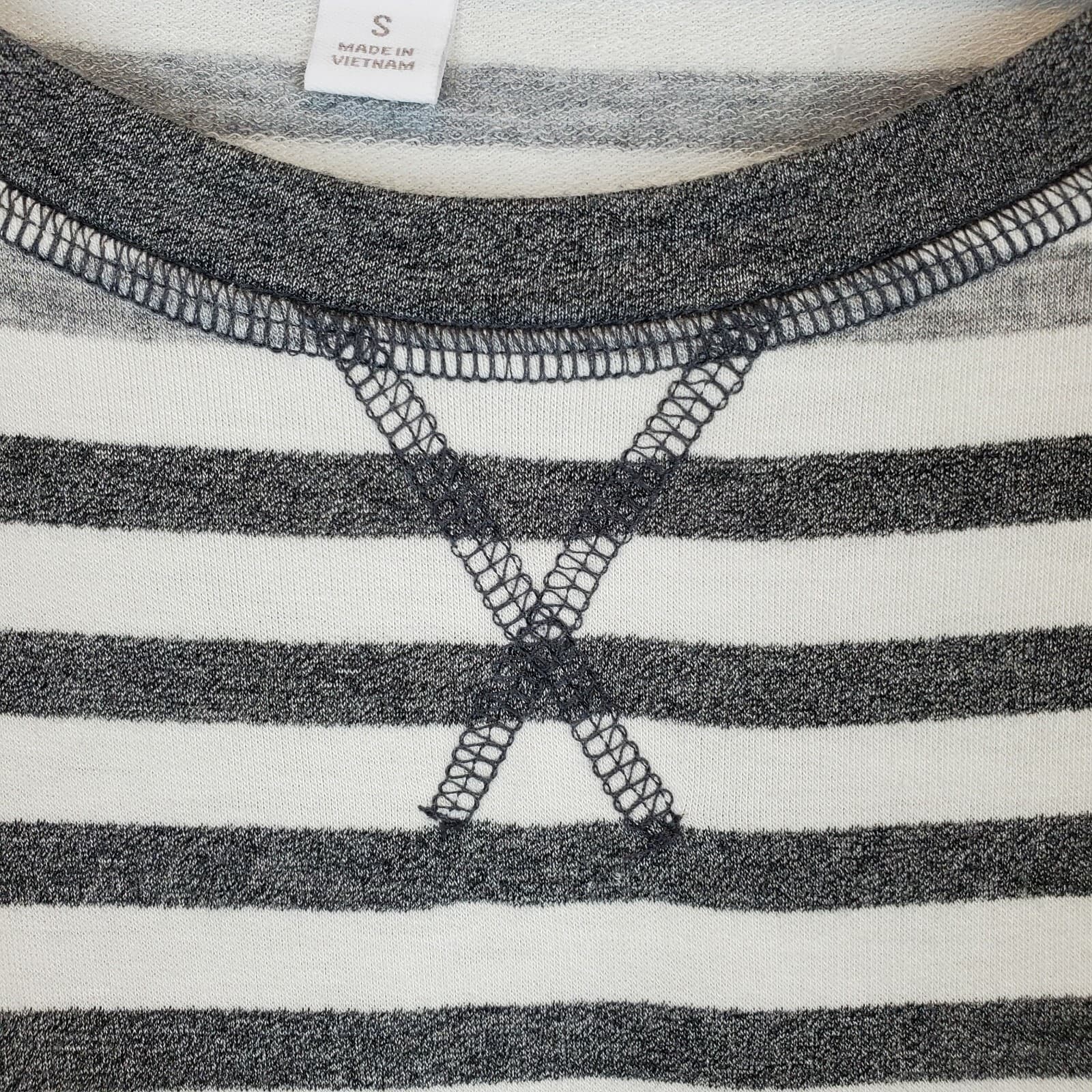 Sunday Womens Size Small Long Sleeve Gray White Striped Pullover Super Soft - Thumbnail 4