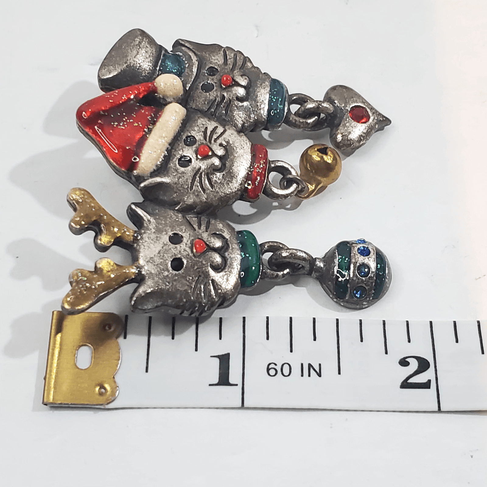Vtg AJMC Pewter Tone Red Green Enamel Dangle Charms Christmas Cats Brooch Pin - Thumbnail 5