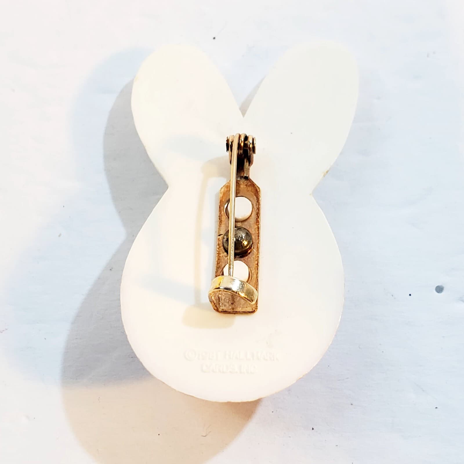 Vintage 1981 Hallmark Cards Molded Plastic Easter Bunny with Bow Tie Brooch Pin - Thumbnail 2