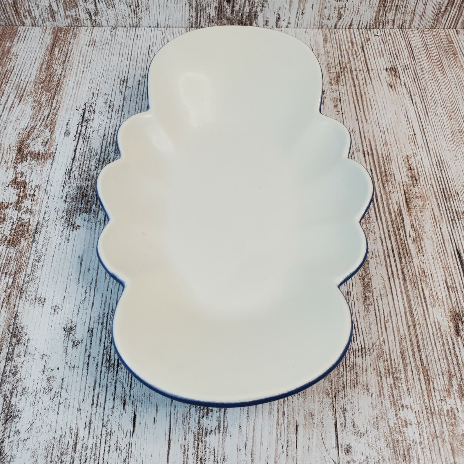 Haeger USA Oblong Bowl Dish Blue & White Scalloped Edge 10" Matte Finish - Thumbnail 3