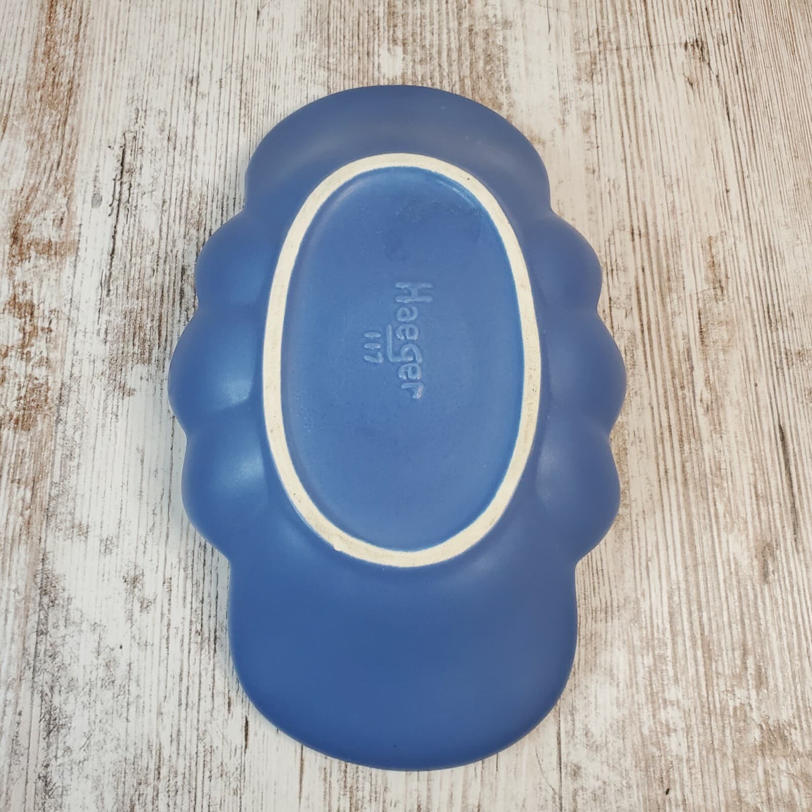 Haeger USA Oblong Bowl Dish Blue & White Scalloped Edge 10" Matte Finish - Thumbnail 4