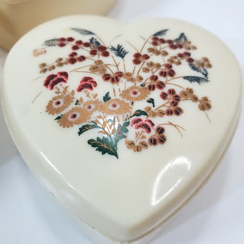 Vintage Set Of 3 Melamine Heart Shaped Nesting Trinket Boxes With Floral Design - Thumbnail 7