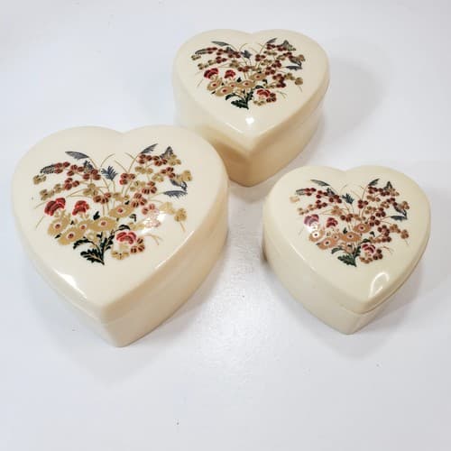 Vintage Set Of 3 Melamine Heart Shaped Nesting Trinket Boxes With Floral Design