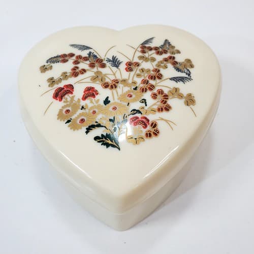 Vintage Set Of 3 Melamine Heart Shaped Nesting Trinket Boxes With Floral Design - Thumbnail 2