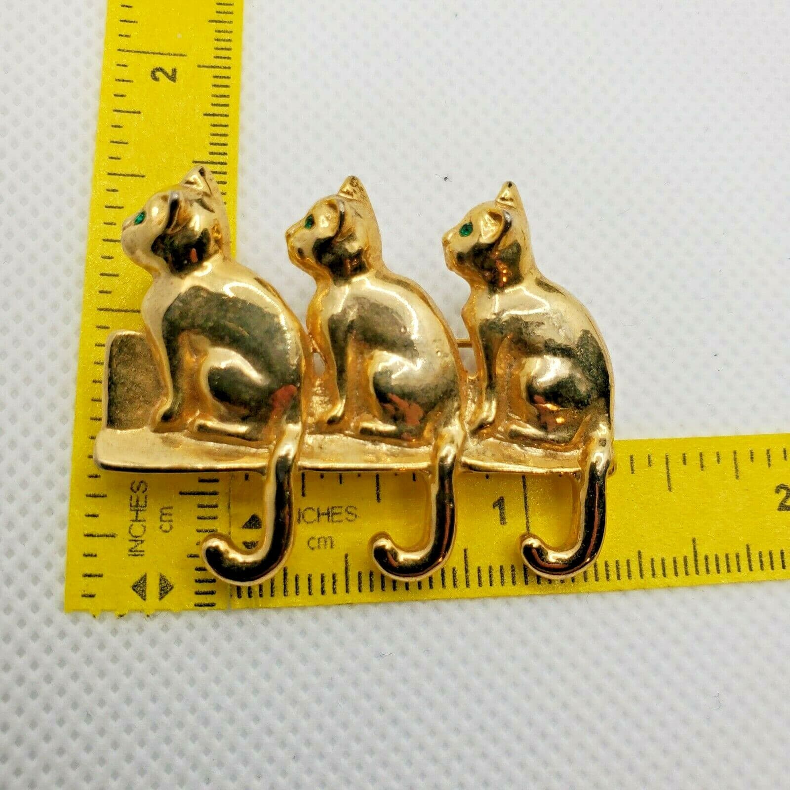 Vintage Gold Tone Green Rhinestone Eyes 3 Cats Kittens Kittys Brooch Pin - Thumbnail 3