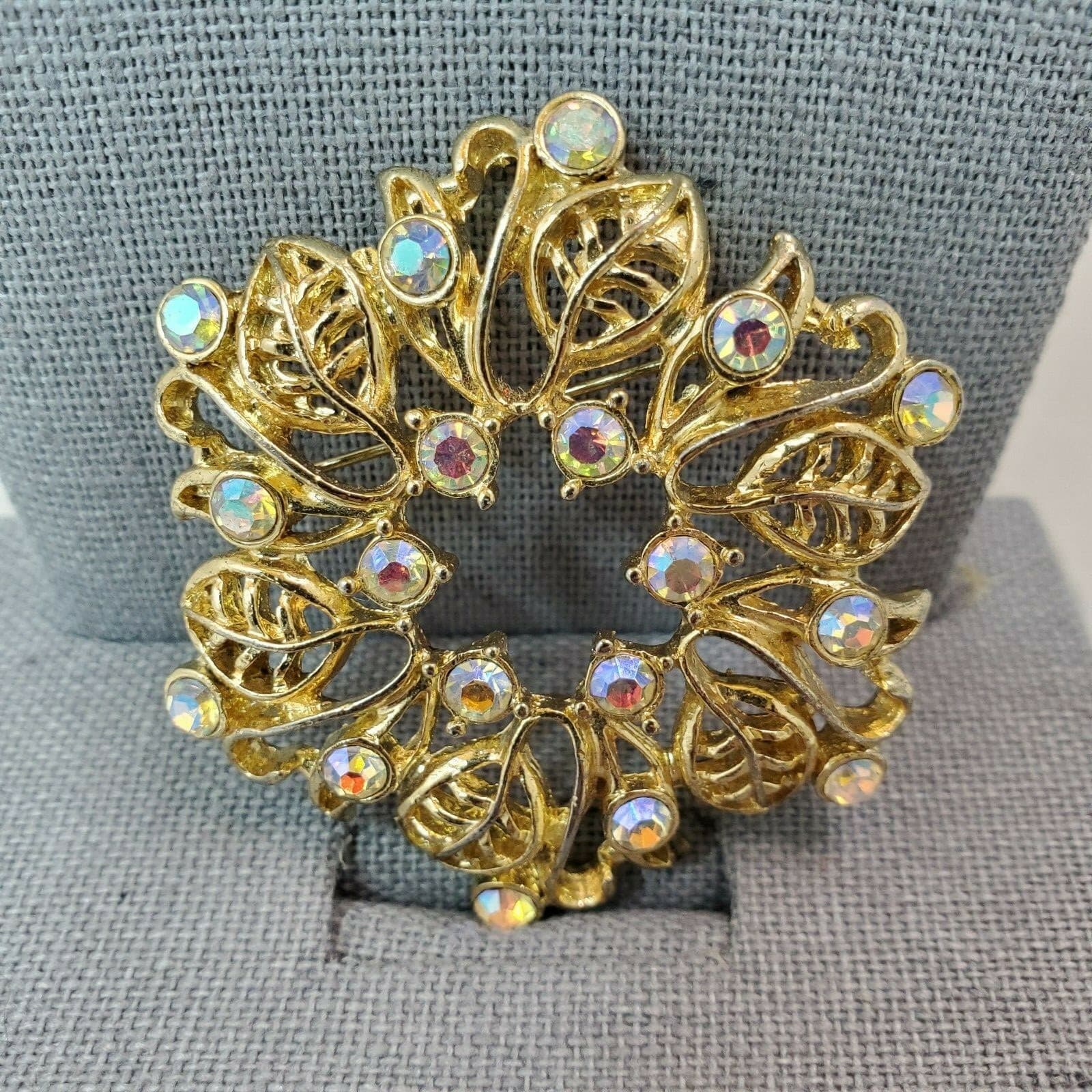 Vtg Gold Tone Iridescent Rhinestone Snowflake Leaves Christmas Winter Brooch Pin