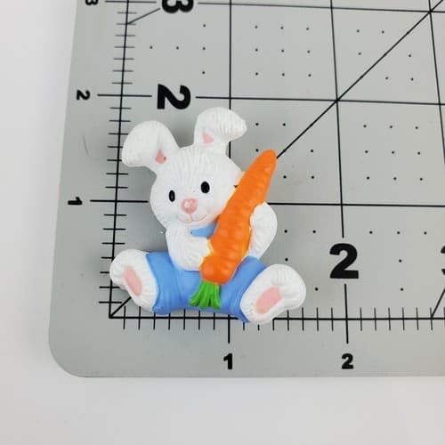 Vintage Gibson Greetings Inc Plastic Bunny Holding Carrot Brooch Pin Easter - Thumbnail 4