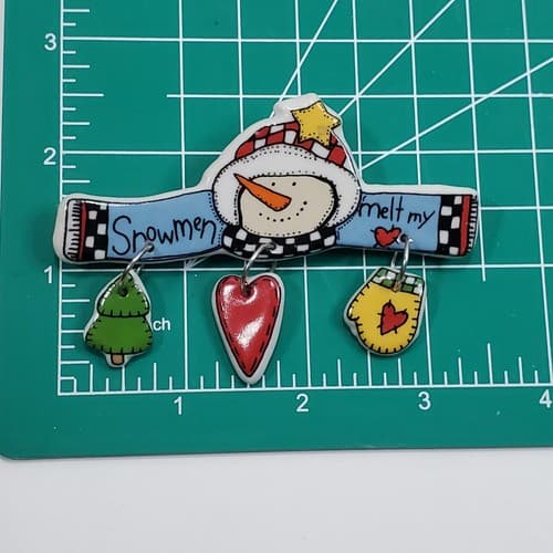 Vintage Ceramic Snowmen Melt My Heart Dangle Christmas Holiday Brooch Pin - Thumbnail 3