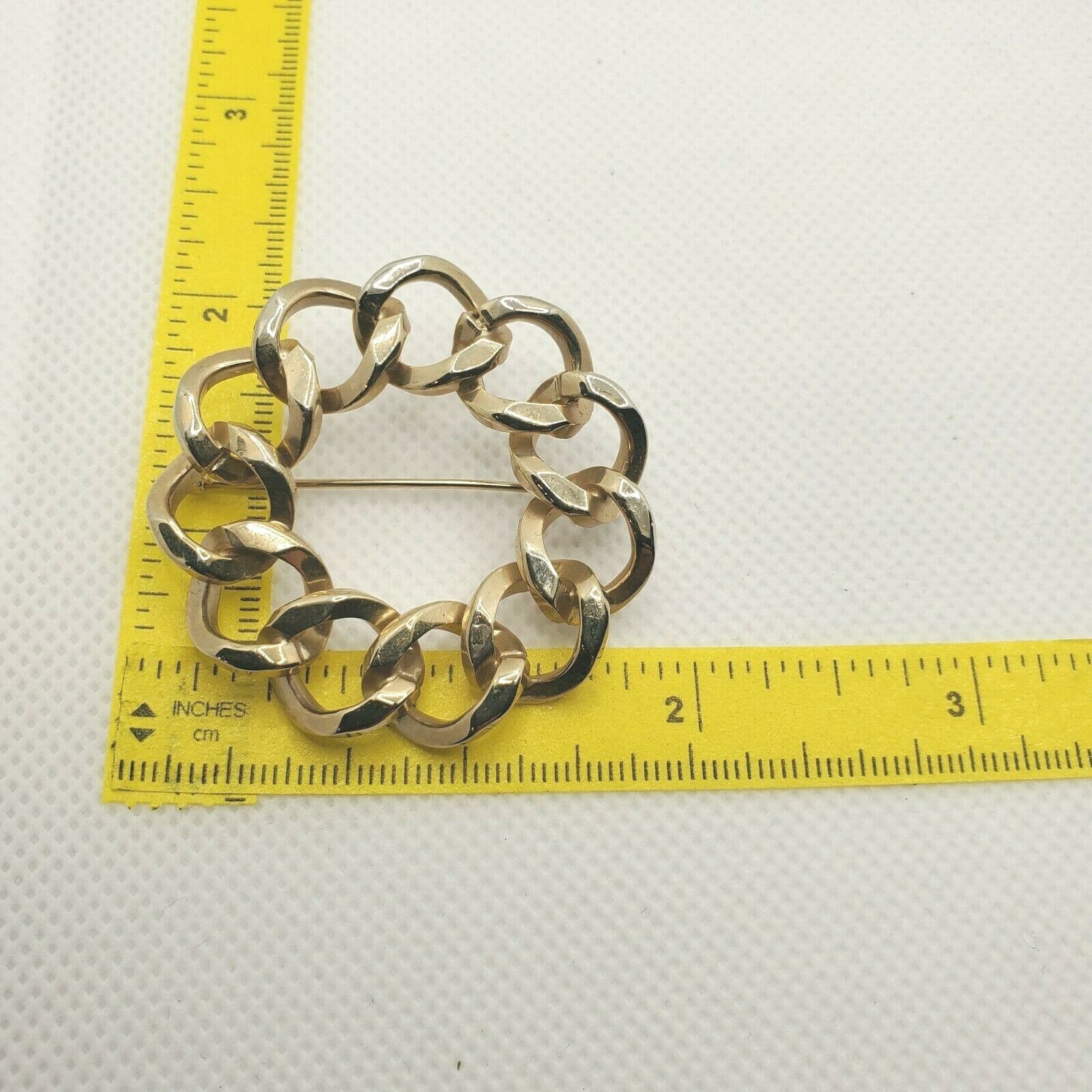 Vintage Round Gold Tone Chain Link Circle Wreath Brooch Pin Costume Jewelry - Thumbnail 3