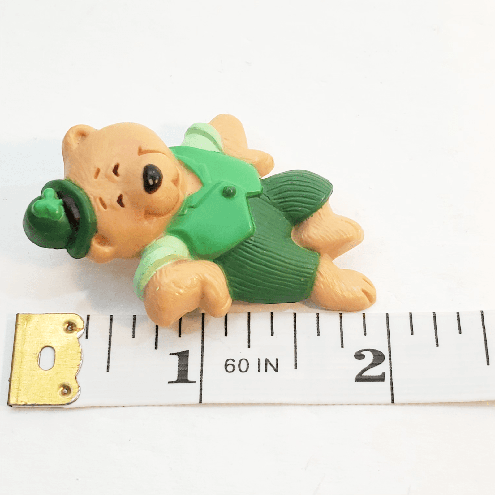 Vtg 1986 Hallmark Cards Hard Plastic Dancing Irish Leprechaun Bear Brooch Pin - Thumbnail 4