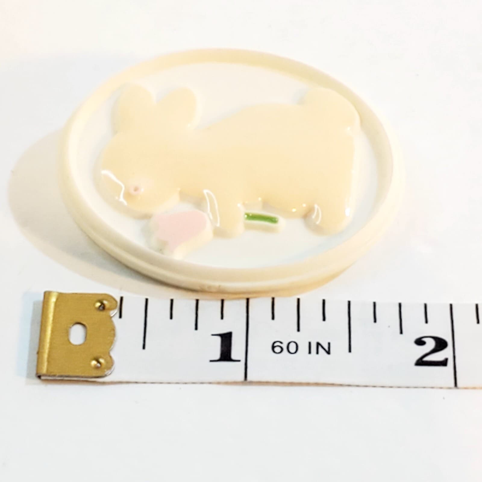 Vintage 1984 Hallmark Cards Molded Plastic Bunny Holding Tulip Easter Brooch Pin - Thumbnail 4
