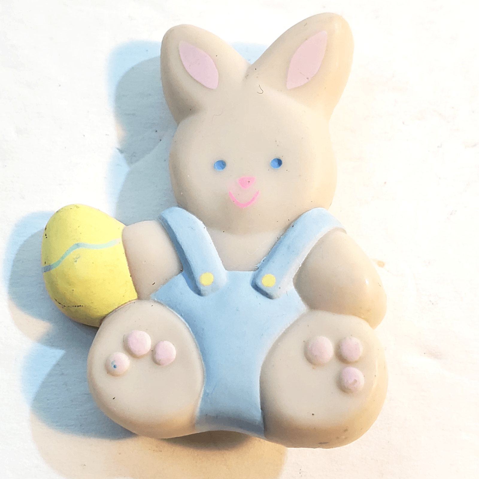 Vintage 1990 Hallmark Cards Molded Plastic Bunny Holding Egg Easter Brooch Pin