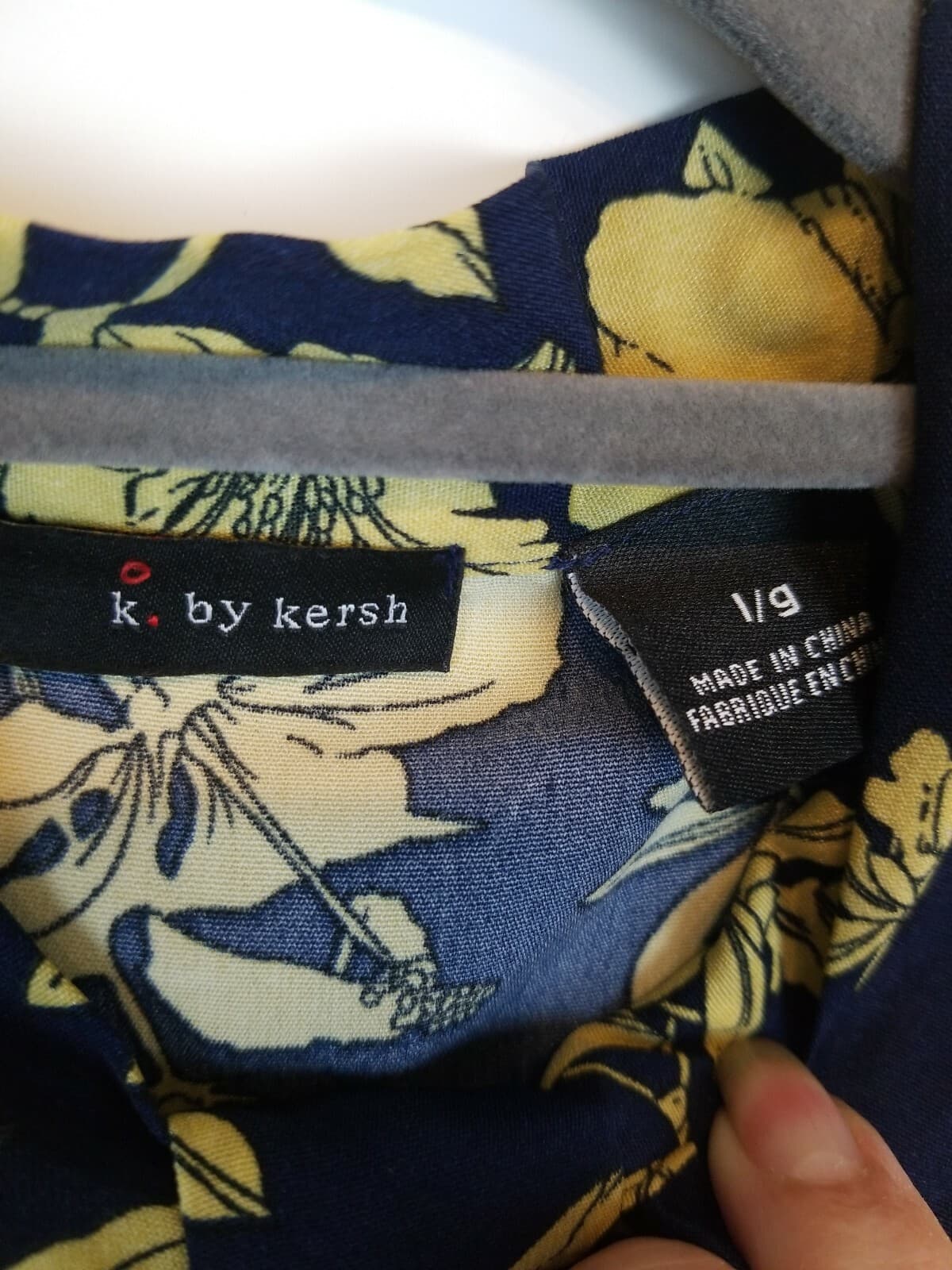 K. by Kersh Navy Gold Floral Blouse Sz L Ruffle Sleeve Tie Neck Poet Sleeve NWT - Thumbnail 3