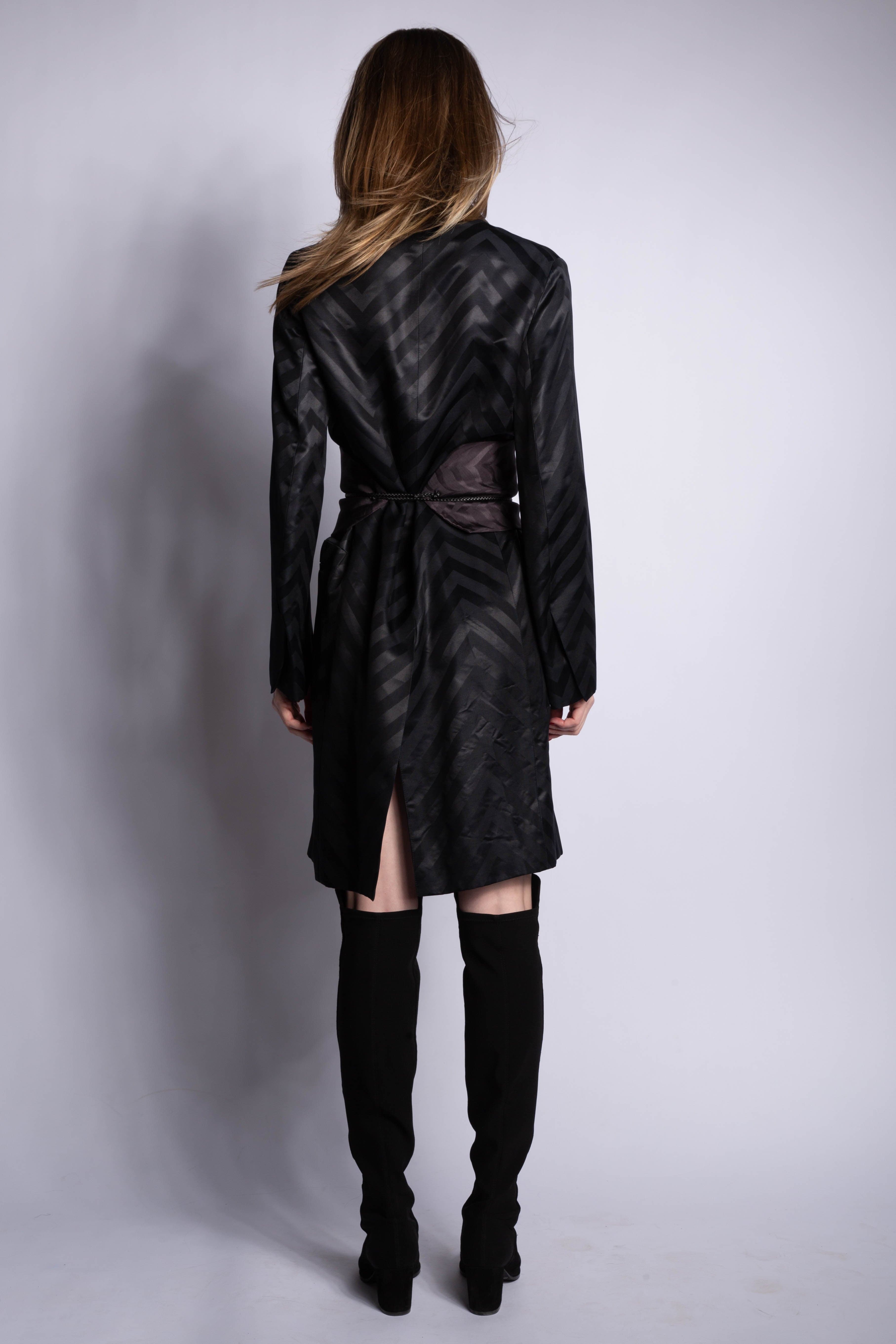 Gucci by Tom Ford F/W 2002 Black Silk Chevron Kimono Coat with Obi Belt IT38 - Thumbnail 3