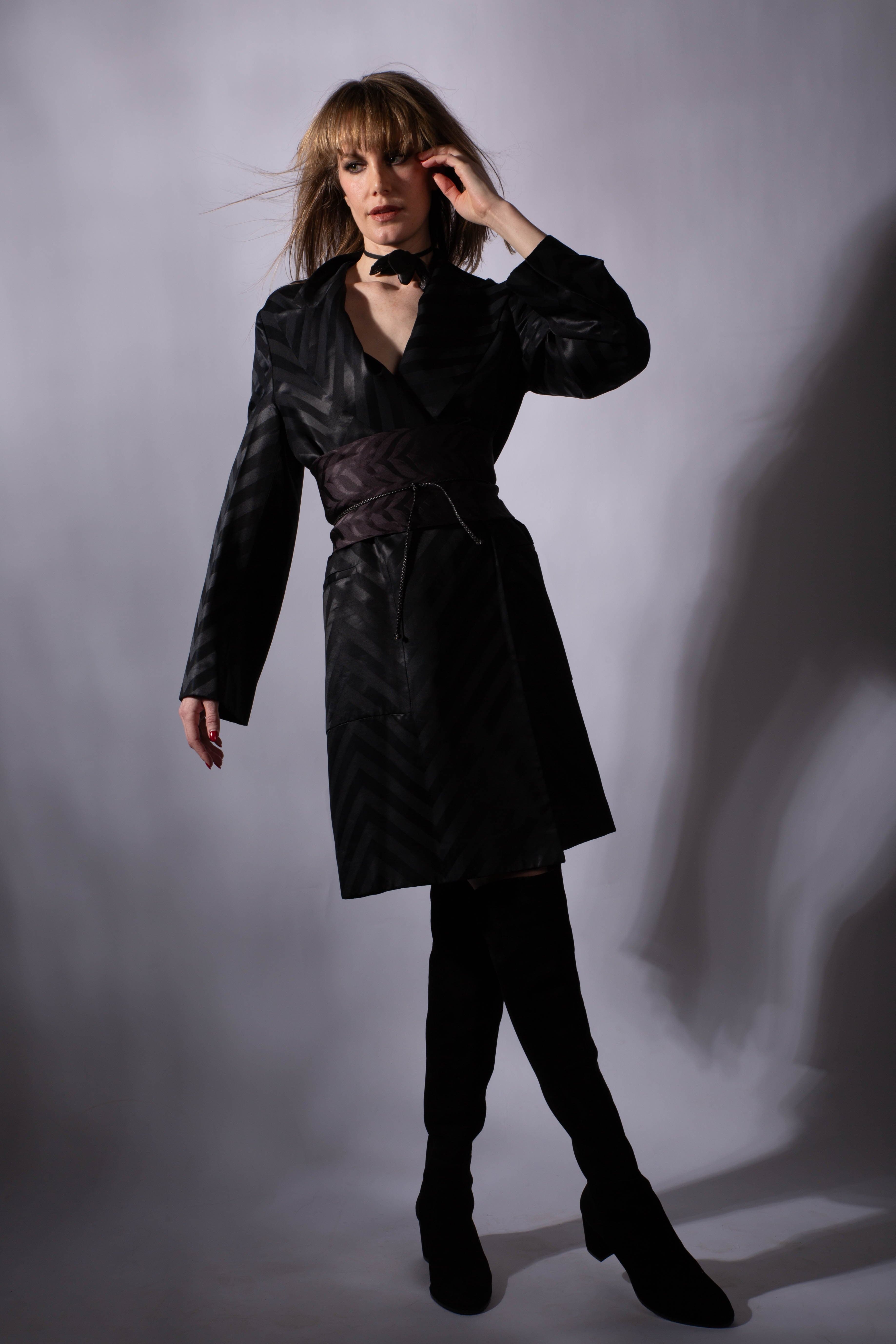 Gucci by Tom Ford F/W 2002 Black Silk Chevron Kimono Coat with Obi Belt IT38 - Thumbnail 4