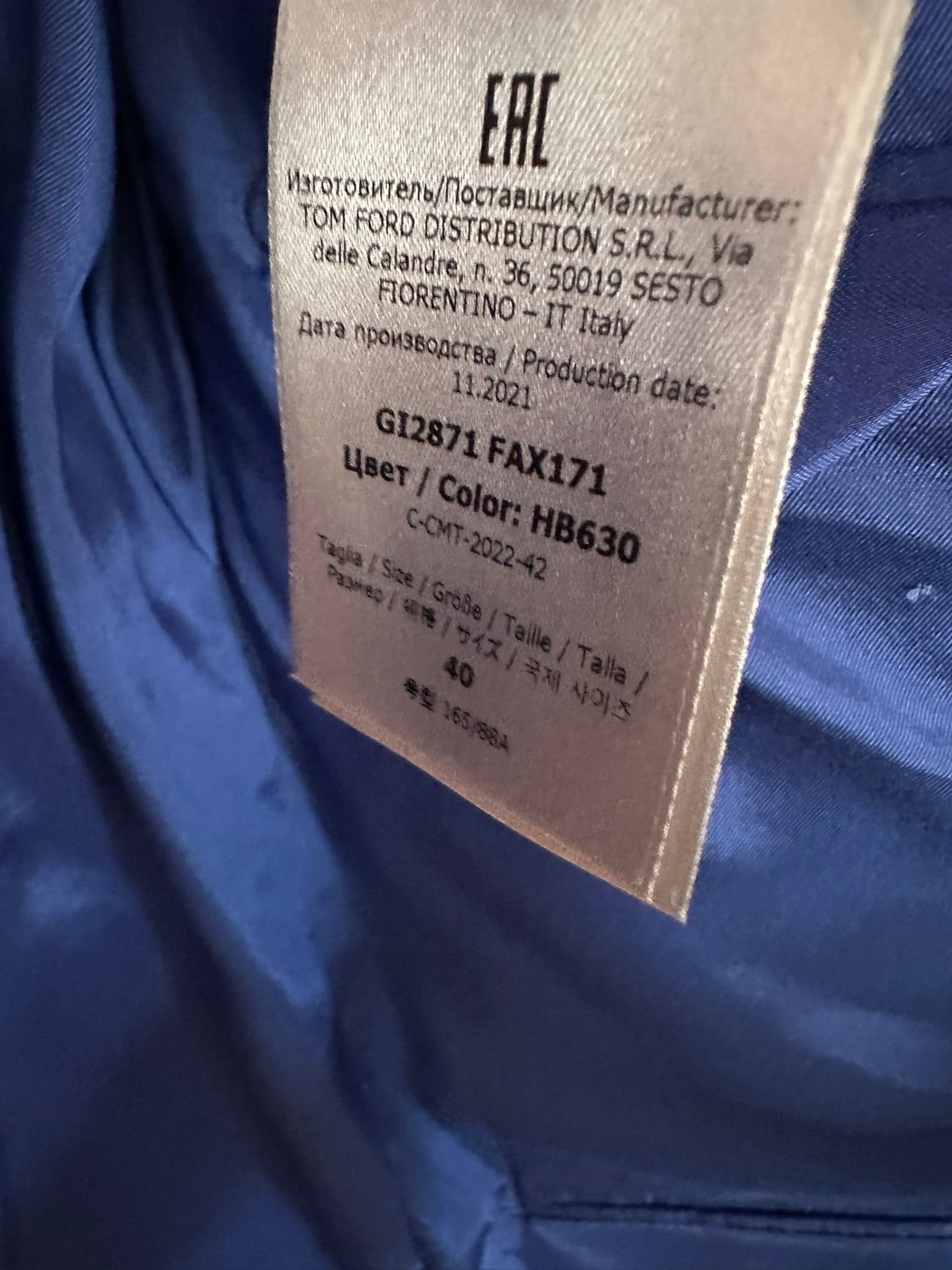 Tom Ford Velvet tuxedo blazer I 40 like new reatil $5190 - Thumbnail 4