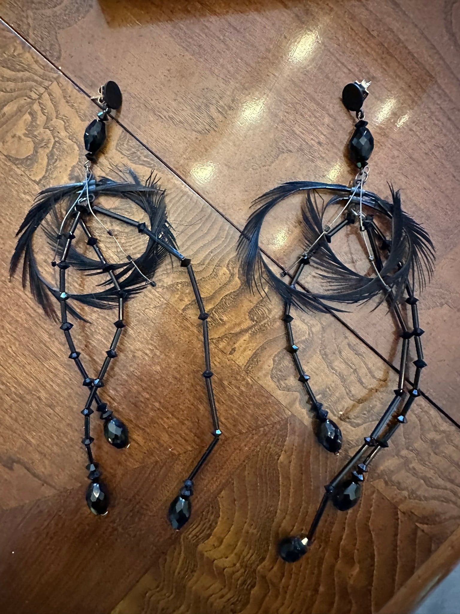 GUCCI TOM FORD 2001 FEATHER BEAD EARRINGS IN BOX - Thumbnail 4