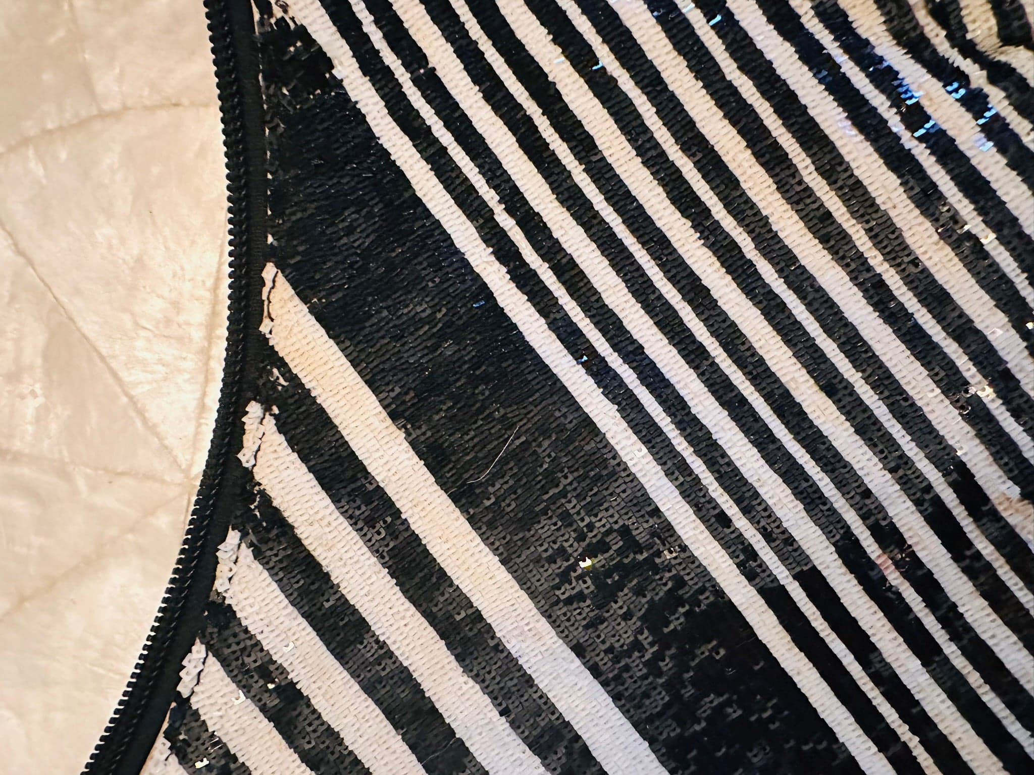 Gucci Tom Ford 2000 black and white striped beaded bag - Thumbnail 4
