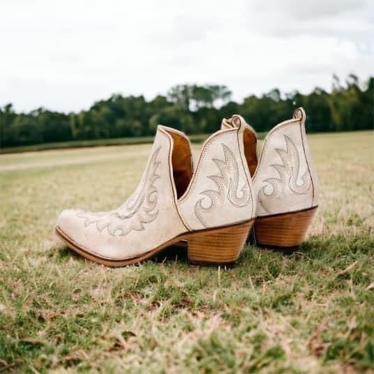 Myra Boots - Thumbnail 2