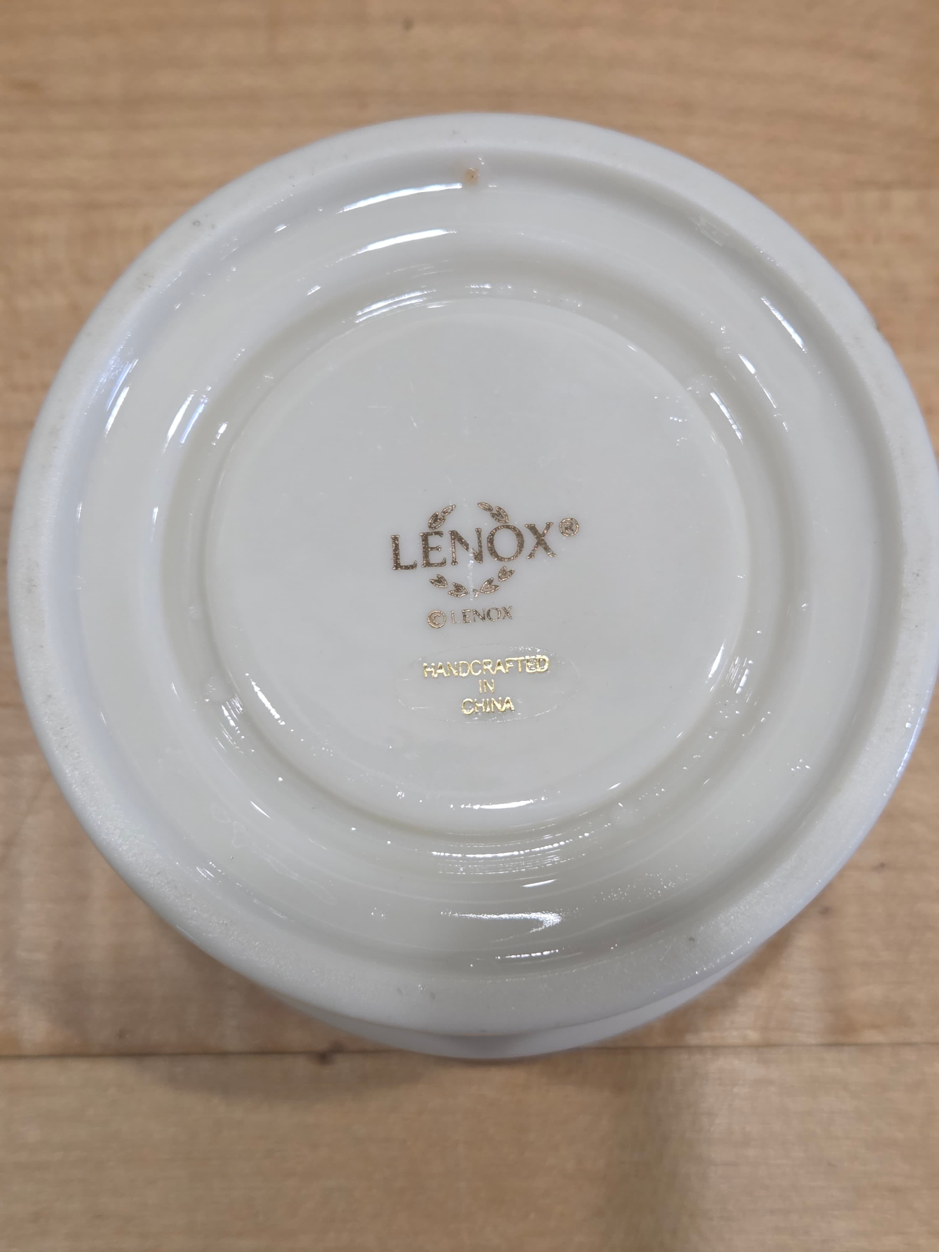 Lenox Ivory Porcelain Pierced Lattice Votive Candle Holder Vanity Set - Thumbnail 7