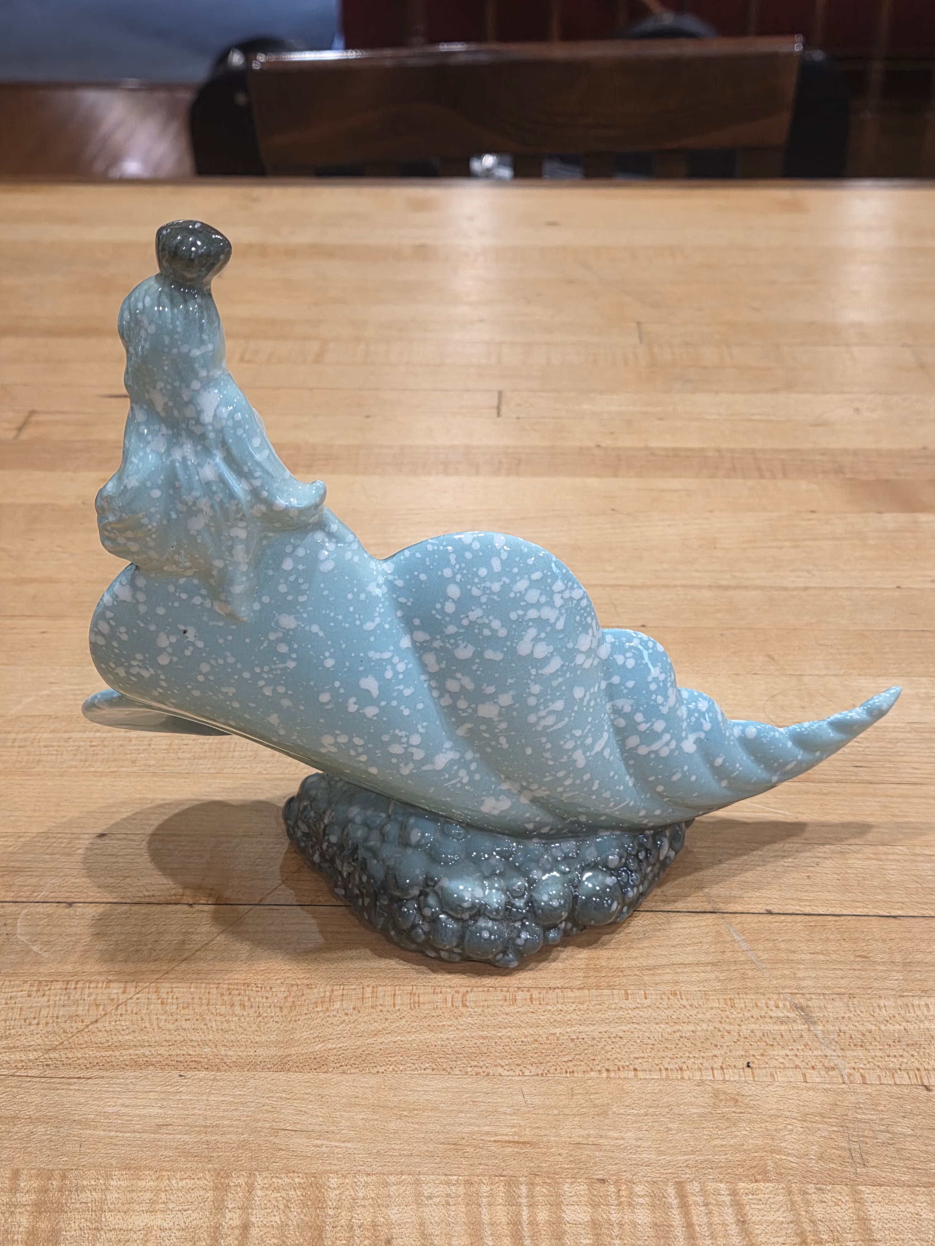 Vintage Hull Pottery Ebb Tide E-3 Mermaid Conch Shell Planter - Thumbnail 2