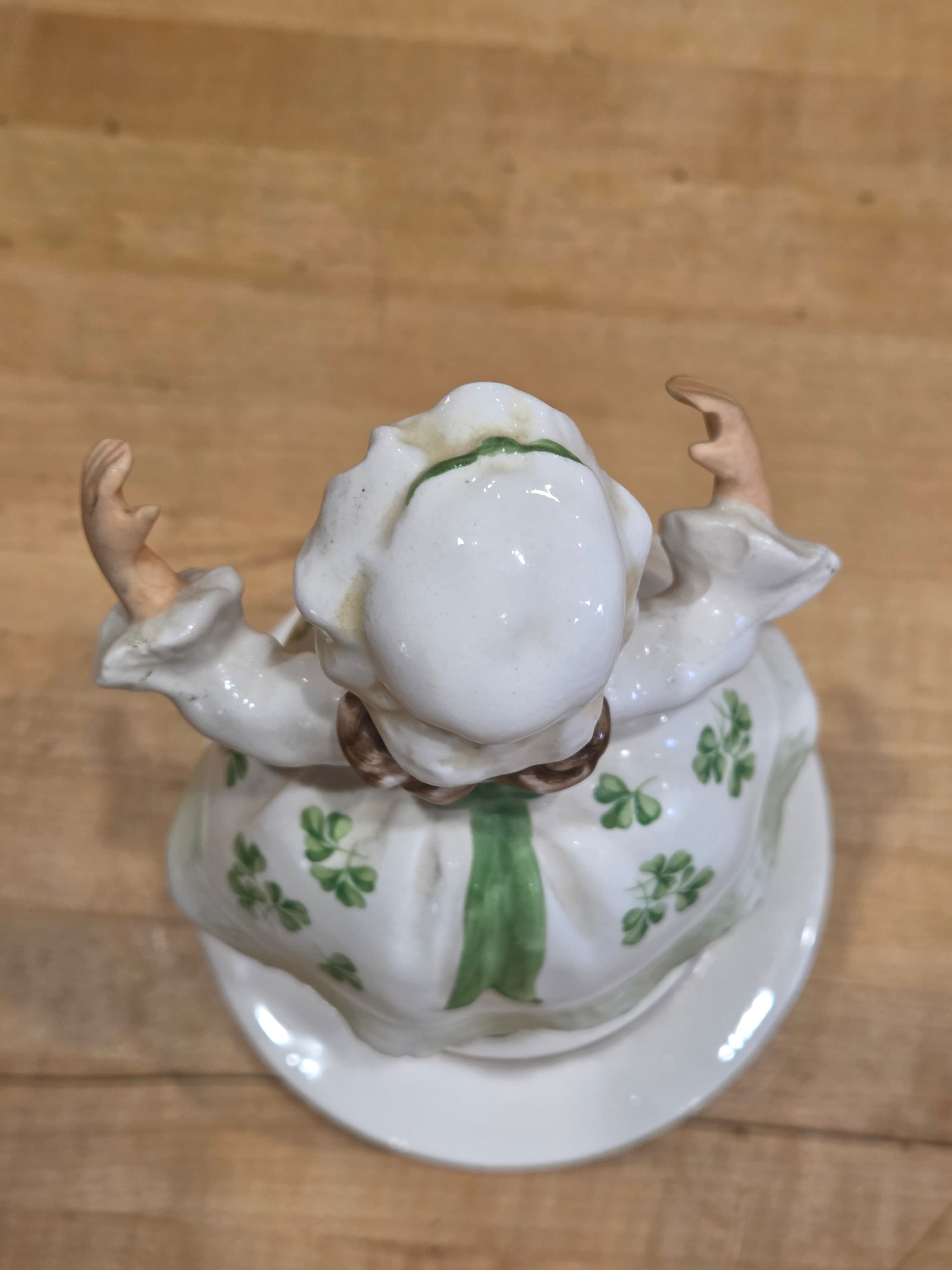 Vintage 1974 Schmid Bros Irish Girl Shamrock Porcelain Rotating Music Box Japan - Thumbnail 3